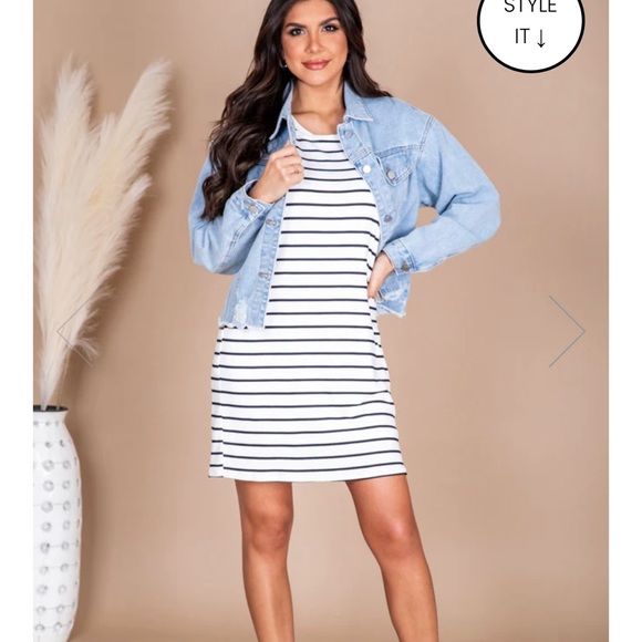 Like New! Pink Lily t shirt dress - Picture 4 of 7